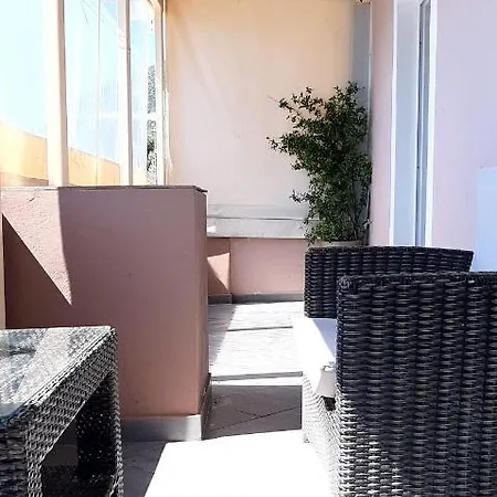 Polideros Seafront アパート Póndi