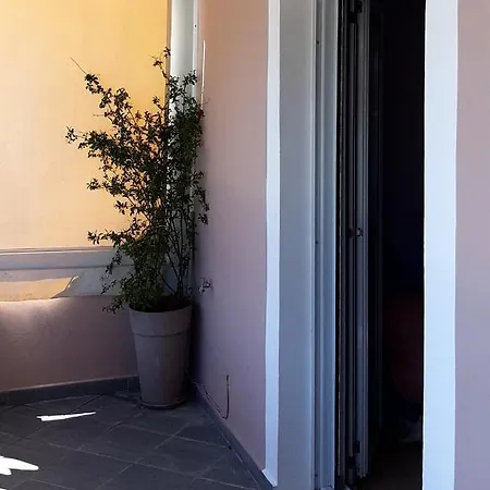 Polideros Seafront Apartment Pondi